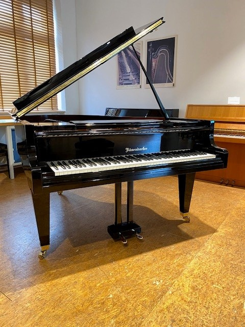 Notenpult eingeklappt