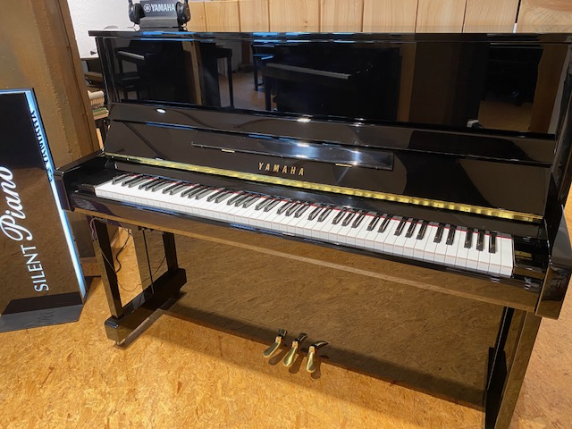 Yamaha B3 SC3 schwarz poliert neu